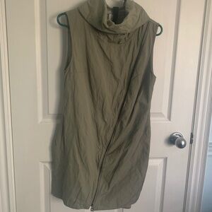 Sarah Pacini tunic, Size 1, light gray green
